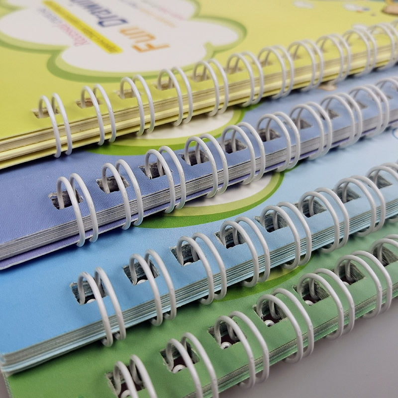 CUADERNOS MÁGICOS (SET DE 4 CUADERNOS + 1LAPICERO MÁGICO + 5 TINTAS)